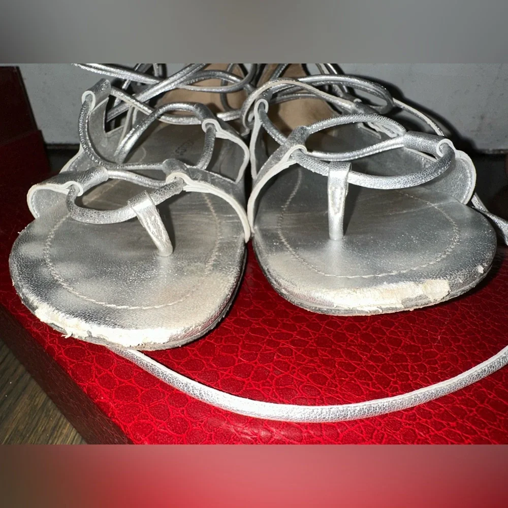 Tamara Mellon Chill Out Metallic leather Silver Strappy Sandals Flats size 38.5 - Picture 5 of 9